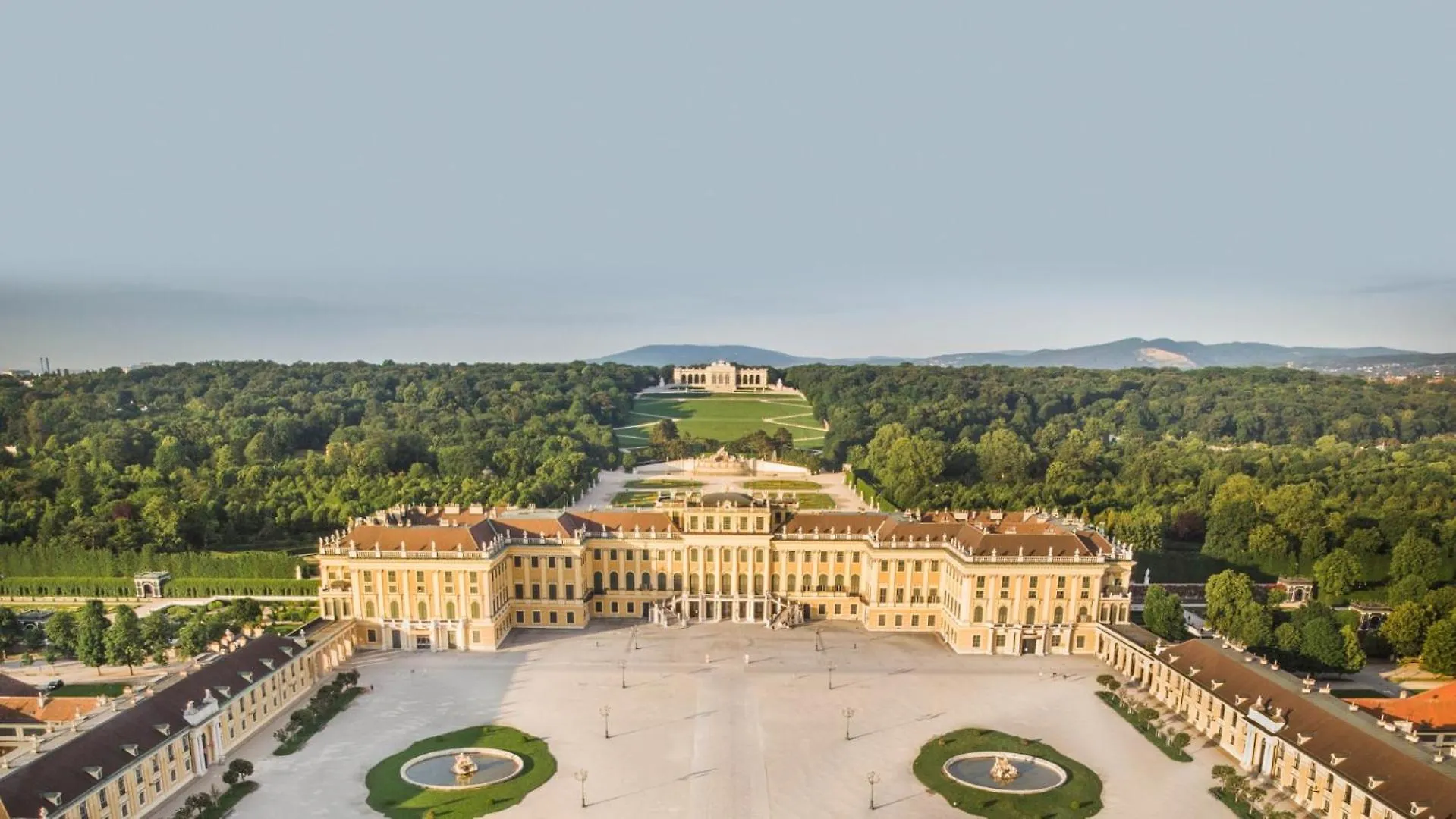 Royal Deluxe Apartment Vienna Austria